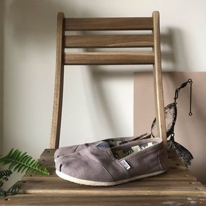 grey / brown toms size 7.5